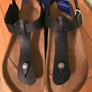NWT Women's Birkenstock Kairo black sandals size 39